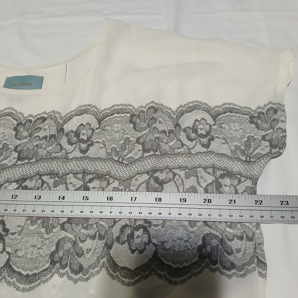 Skies‎ Are Blue Blouse Top Lace Trim Short Sleeve Elegant Cream Size L - Picture 4 of 6